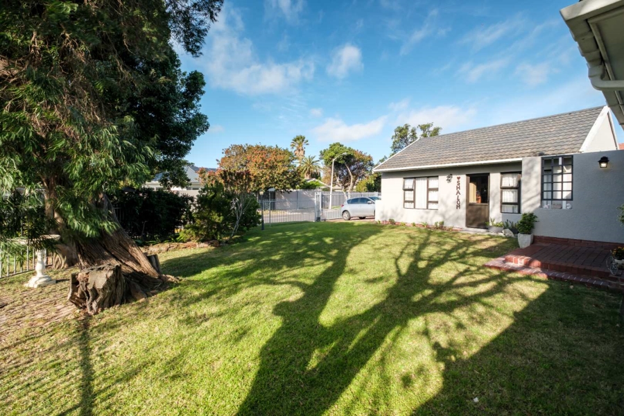 5 Bedroom Property for Sale in Kirstenhof Western Cape